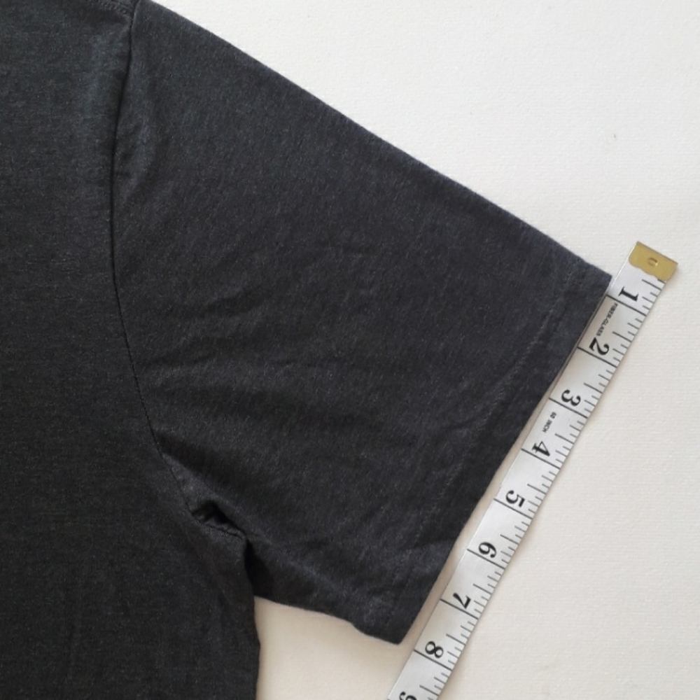 ● Oakley | men's short sleeve Graphic Tee Shirt - Picture 5 of 10